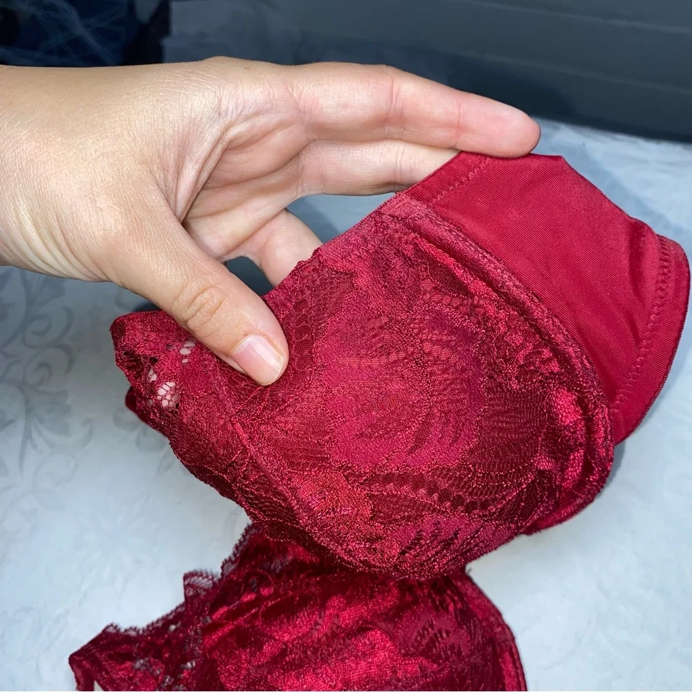 Soma 36B Red Lace Bra Underwire Lacy EUC / Like New Lingerie Intimates Padded